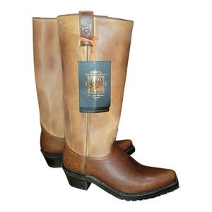 FRYE BOOTS  LIGHT BROWN  W SZ 8 NWT